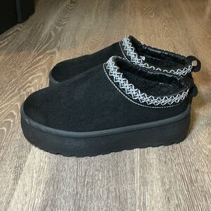 Olivia & Kate Black Slip-On Platform Shoes